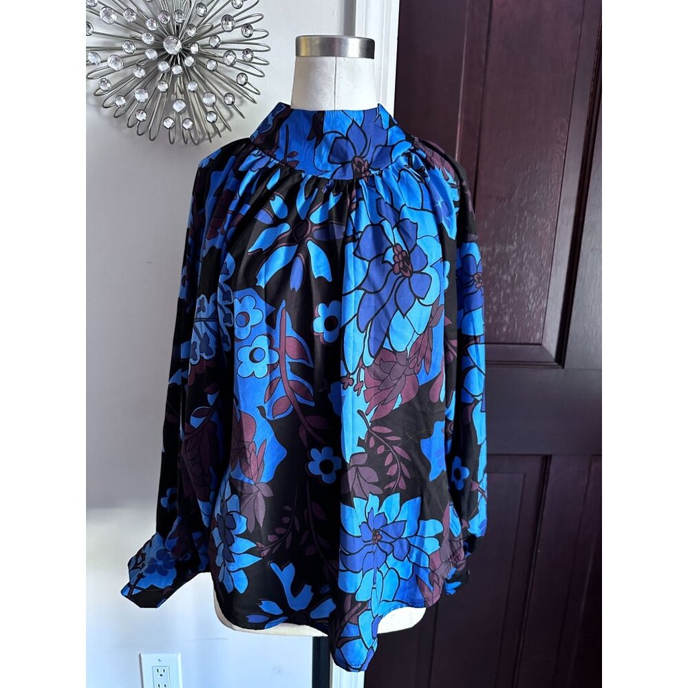 NWT Blue floral L/S blouse by Beetsweeti Boutique Medium